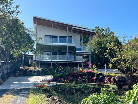 The Frangipani Suite - One Bedroom Apartment In Cooktown - Accommodation Broadbeach 2