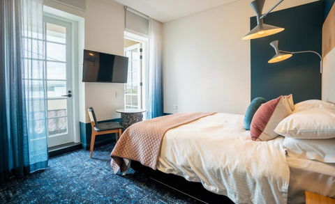 The General Gordon - Accommodation Broadbeach 1