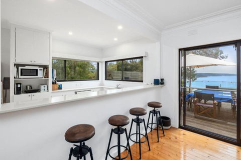 The George - Accommodation Broadbeach 2