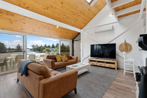 The Glass House 103 Bristow-Smith Ave Goolwa South - BYO Linen - Accommodation Broadbeach 3