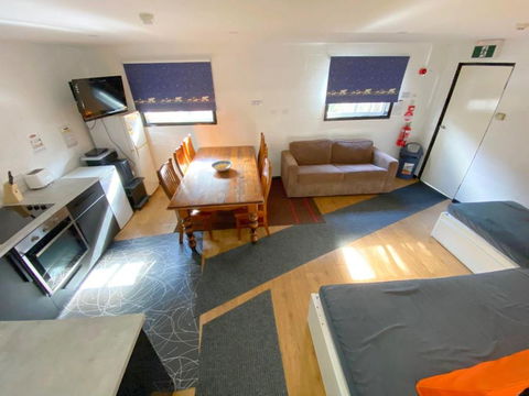 The Granny Flat - Accommodation Broadbeach 2