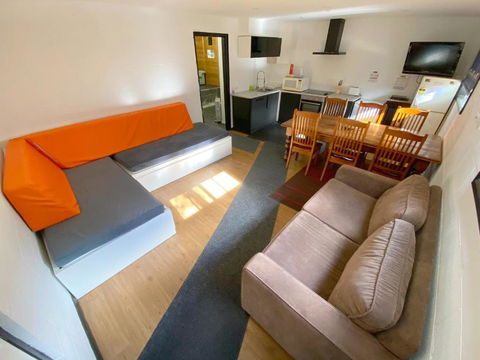 The Granny Flat - Accommodation Broadbeach 1