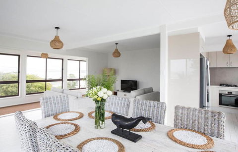 The Green Dragon - Accommodation Broadbeach 2