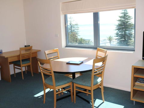 The Entrance Waterfront Resort Unit 502 - Accommodation Broadbeach 1