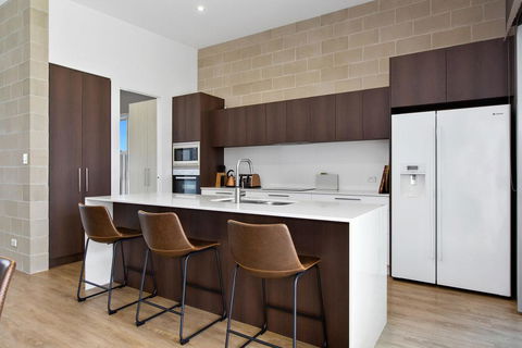 BEACHSIDE HAVEN - Accommodation Broadbeach 3