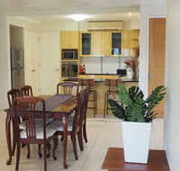 Bed and Breakfast with airport transfers and rental car - Accommodation Broadbeach