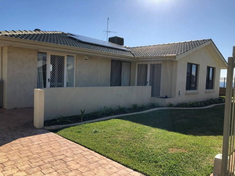 Blue Bay Beach Getaway - Accommodation Broadbeach 2