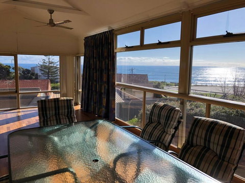 Blue Bay Beach Getaway - Accommodation Broadbeach 0