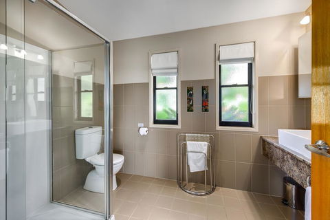 Blue Summit Cottages - Accommodation Broadbeach 1