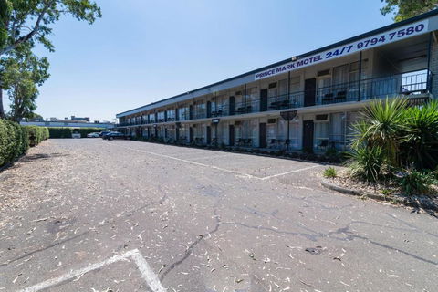 The Prince Mark Motel - Accommodation Broadbeach 0