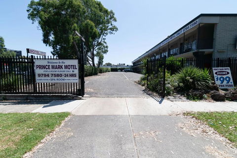 The Prince Mark Motel - Accommodation Broadbeach 3