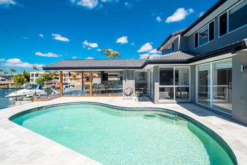 Waterfront Resort Style Retreat Runaway Bay with Accommodation Broadbeach