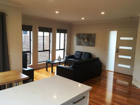 Our Beach House - Accommodation Broadbeach 3