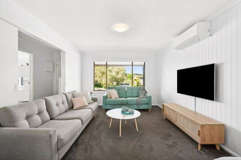 The Absolute Beach Escape For 11 - Accommodation Broadbeach 0