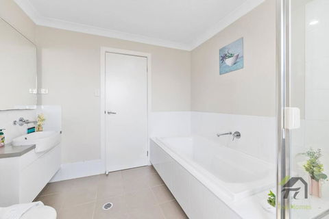 Your Dreamworld In The Ponds - Accommodation Broadbeach 1