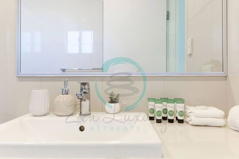 ZEN At ARRAY: 2BR Retreat In CBD - Accommodation Broadbeach 3