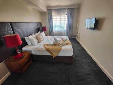 ZEN88 ESPLANADE: 1-BR Top Floor Ocean View Suite - Accommodation Broadbeach 1