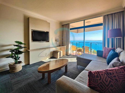 ZEN88 ESPLANADE: 1-BR Top Floor Ocean View Suite - Accommodation Broadbeach 2