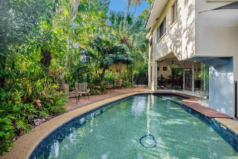 Zen Serene Seascape - Family Pool - BBQ - Markets - Accommodation Broadbeach 0