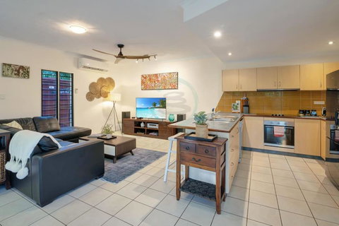 Zen Serene Seascape - Family Pool - BBQ - Markets - Accommodation Broadbeach 3