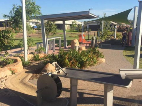 Zenhouse: 4BR Stylish Work/Family Home In Muirhead - Accommodation Broadbeach 1