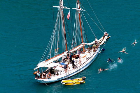 Whitehaven Beach Sailing And Snorkeling Cruise - Accommodation Broadbeach 3