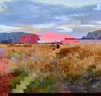 Uluru Ayers Rock Sunset with Outback Barbecue Dinner and Star Tour - Accommodation Broadbeach