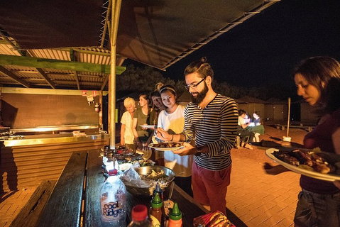 Overnight Uluru Adventure - Accommodation Broadbeach 1