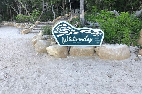 2 Night Small Group Whitsundays Sailing Adventure Aboard Mandrake - Accommodation Broadbeach 1
