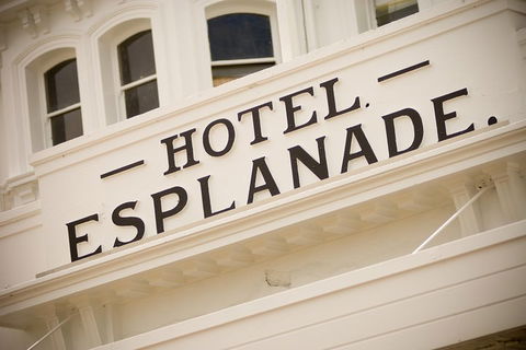 Live Music Melbourne Bus Tour - Accommodation Broadbeach 0